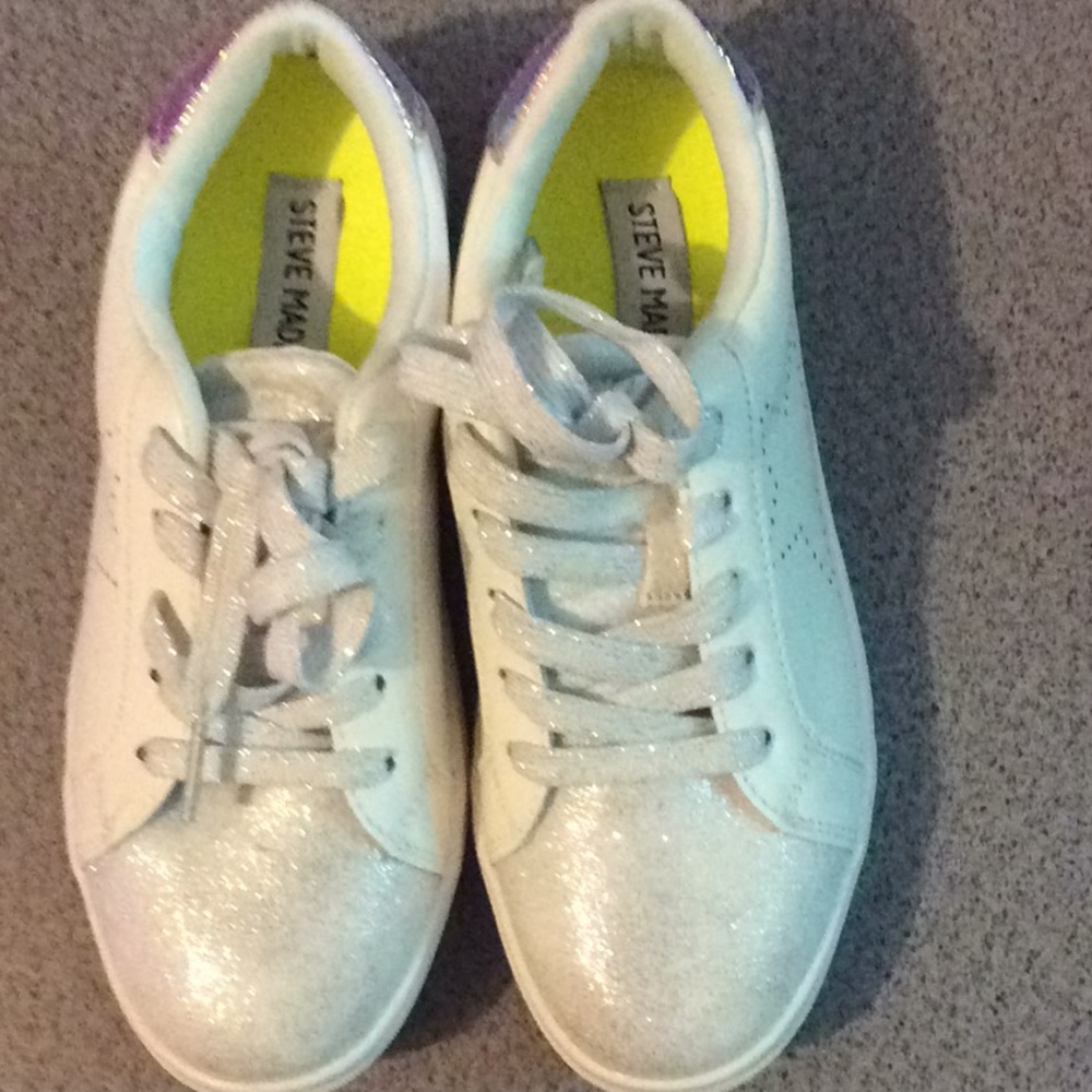 Steve Madden girls sneakers